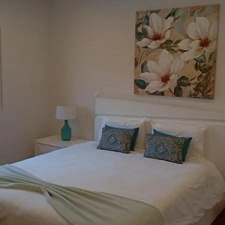 Lina Villa Lourinha (Lisbon)